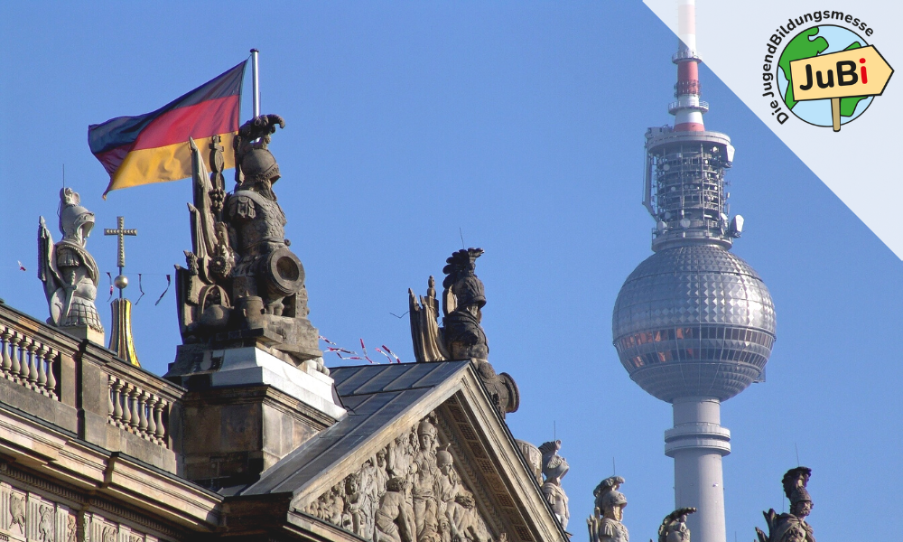 Panorama vom deutschen Bundestag und dem Fernsehturm